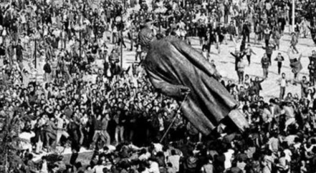 20 Shkurti 1991, tragjikomedia jonë, nuk ishte fundi i një regjimi por ndërrimi i maskës së tij