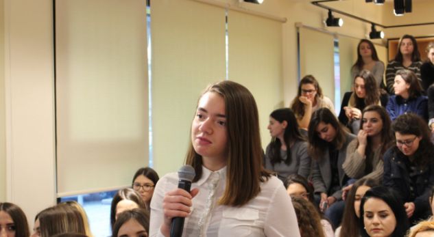 Studentet shqiptare kryesojnë në botë për prirjet në shkencë dhe matematikë