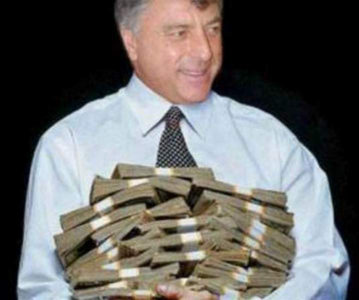 “Vaksina Vetting”/ Romeo Karaj: Ky monstër ha i pashqetësuar paratë tona, por do ta mësojmë të vërtetën, që u djeg kaq shumë horrave të politikës “Vaksina Vetting”/ Romeo Karaj: Ky monstër ha i pashqetësuar paratë tona, por do ta mësojmë të vërtetën, që u djeg kaq shumë horrave të politikës