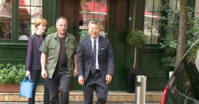 Çfarë po gatuhet?! Lu ‘ha’ për darkë “peshqit e mëdhenj” (Foto) Çfarë po gatuhet?! Lu ‘ha’ për darkë “peshqit e mëdhenj” (Foto)