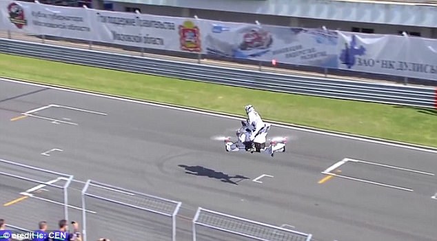 Motor fluturues, policia e Dubait udhëton kështu (Video)