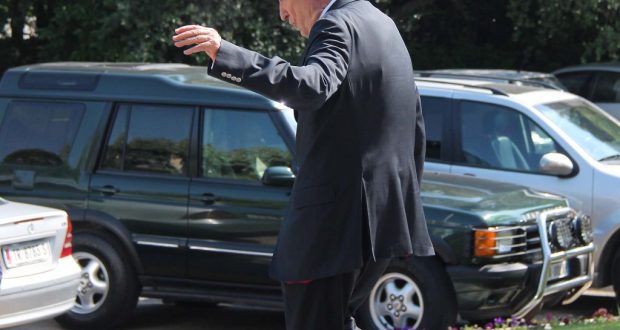 Akuzat e Berishës për Mecollarin, MM e nxjerr blof: Janë trillime, ai është pjesë e forcave të NATO-s Akuzat e Berishës për Mecollarin, MM e nxjerr blof: Janë trillime, ai është pjesë e forcave të NATO-s