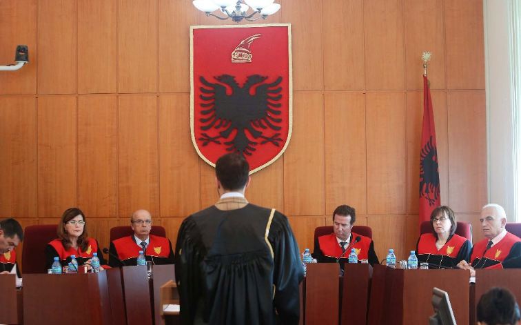 Kuvendi nis procedurat për zhbllokimin e Gjykatës Kushtetuese: PD në pritje për të ankimuar KLP dhe KLGJ për të shtyrë reformën e drejtësisë