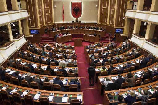 Për të qarë apo për të qeshur?! Batutat e Bashës, Berishës e Ramës, sot në Kuvend në një video Për të qarë apo për të qeshur?! Batutat e Bashës, Berishës e Ramës, sot në Kuvend në një video