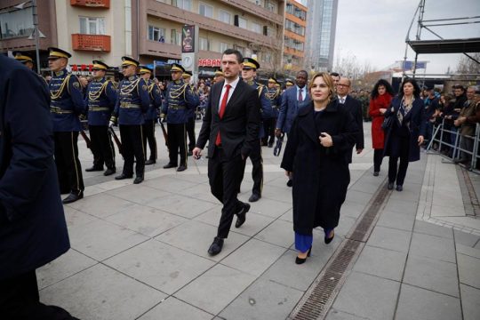 LSI-Kur krenaria vjen përpara rënies LSI-Kur krenaria vjen përpara rënies