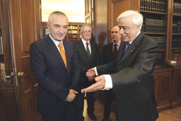 Paranoja që e zvogëlon akoma më shumë Ilir Metën Paranoja që e zvogëlon akoma më shumë Ilir Metën