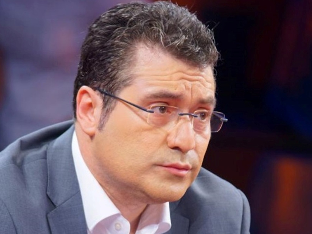 Konsultat e Ilir Metës, kur kreu i shtetit fut kontrabandë nga penxherja opozitën Konsultat e Ilir Metës, kur kreu i shtetit fut kontrabandë nga penxherja opozitën