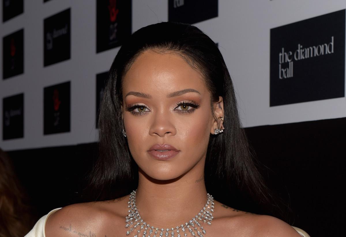 Rihanna krah futbollistit të njohur shqiptar (Foto) Rihanna krah futbollistit të njohur shqiptar (Foto)