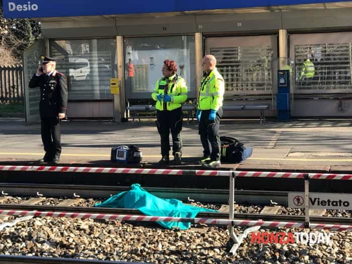 Hidhet në shinat e trenit: I riu shqiptar humb jetën tragjikisht në Itali (Foto) Hidhet në shinat e trenit: I riu shqiptar humb jetën tragjikisht në Itali (Foto)