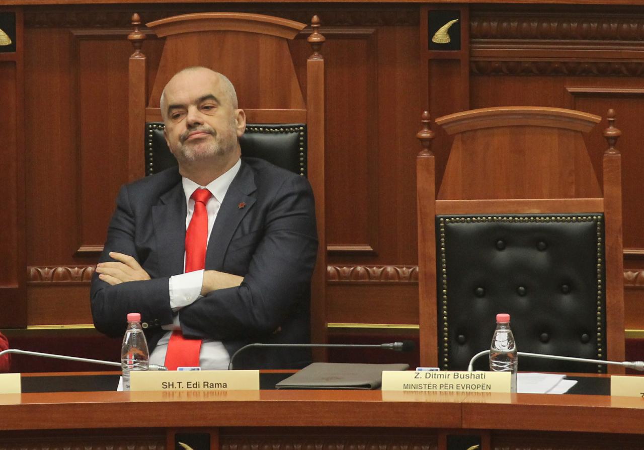 “Gardistët hanë në stola në Surrel”/ Rama i përgjigjet Berishës me një video: No comment!