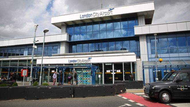 Alarm në Londër: Mbyllet aeroporti, gjendet bombë e Luftës II Botërore Alarm në Londër: Mbyllet aeroporti, gjendet bombë e Luftës II Botërore