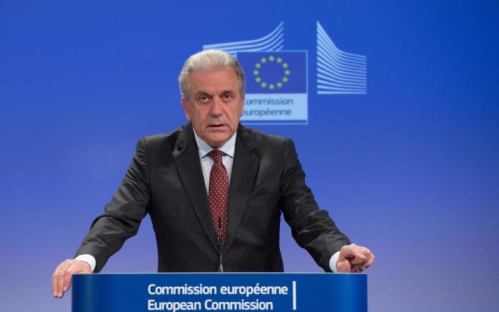 Avramopulos: BE do të ruajë lëvizjen pa viza, por ulni migrimin e parregullt