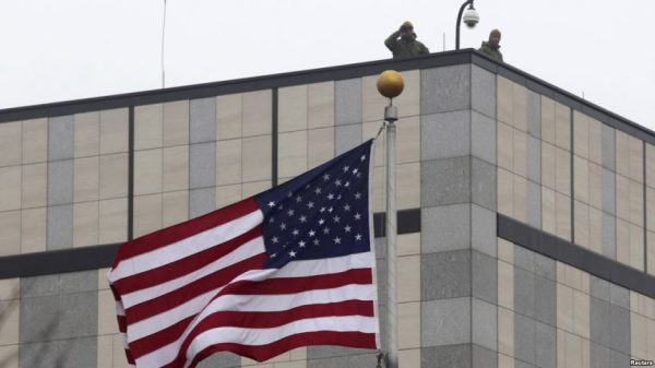 Sulm me bombë te ambasada amerikane në Podgoricë, autori hedh veten në erë