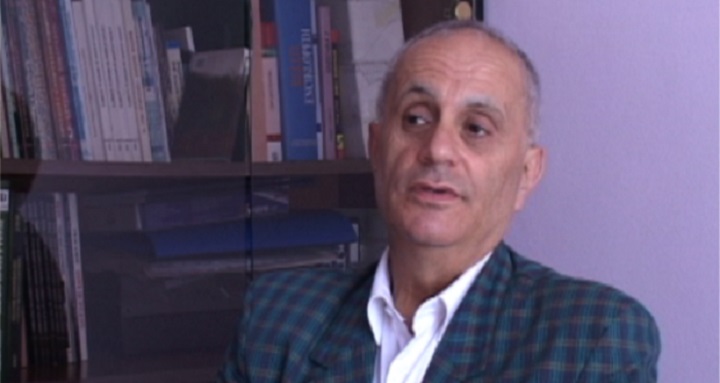 Debati me komentuesit/ Fuga: Do vazhdoj të leh si qen… Profesor, ke rrjedhur! Debati me komentuesit/ Fuga: Do vazhdoj të leh si qen… Profesor, ke rrjedhur!