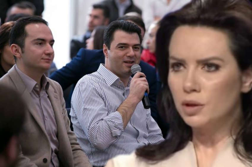 Video pati kontestime: CNA.al publikon përsëri fotot e qarta të bisedës mes Ervin Salianji dhe shtetases së “dërrmuar” G.D. (Foto) Video pati kontestime: CNA.al publikon përsëri fotot e qarta të bisedës mes Ervin Salianji dhe shtetases së “dërrmuar” G.D. (Foto)