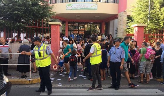 Nisma e re e qeverisë, Rama: Së shpejti do të kemi oficerin e sigurisë në shkolla (Video) Nisma e re e qeverisë, Rama: Së shpejti do të kemi oficerin e sigurisë në shkolla (Video)