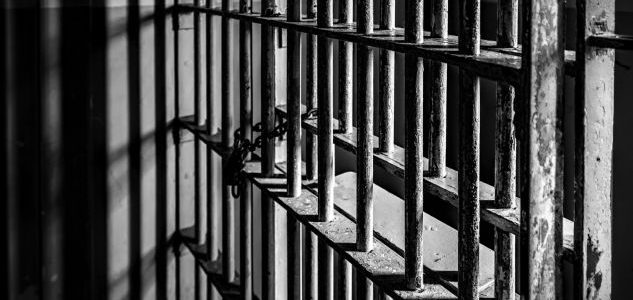 Furtunë/ Dy ish- kryeministra dhe tetë ministra drejt burgut, akuzohen se janë përfshirë në një aferë korrupsioni Furtunë/ Dy ish- kryeministra dhe tetë ministra drejt burgut, akuzohen se janë përfshirë në një aferë korrupsioni