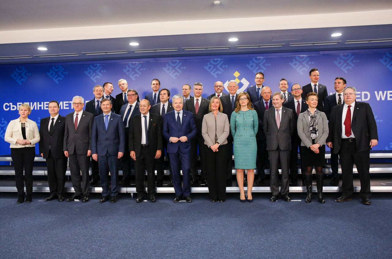 Bushati merr pjesë në takimin e Ministrave të Punëve të Jashtme të Bashkimit Europian