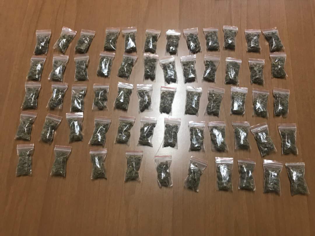 EMRAT/ Goditet grupi që shpërndante drogë afër shkollave në Tiranë, ja si vepronin EMRAT/ Goditet grupi që shpërndante drogë afër shkollave në Tiranë, ja si vepronin