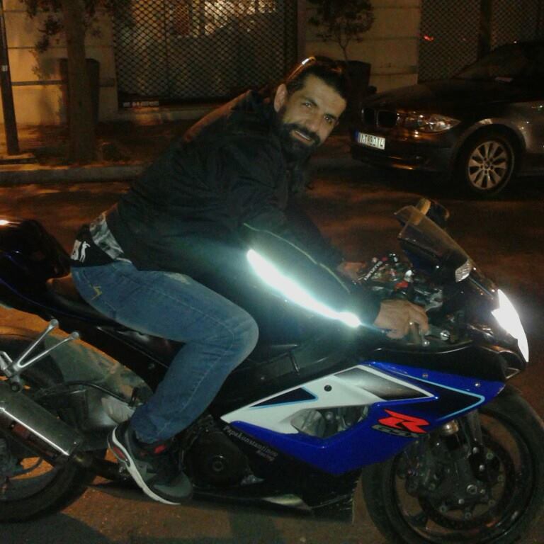 Foto/ Ky është furgoni me të cilin u zhduk vrasësi grek pasi vrau Devi Kasmin Foto/ Ky është furgoni me të cilin u zhduk vrasësi grek pasi vrau Devi Kasmin