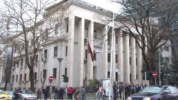 “Drejtësia e vonuar është drejtësi e mohuar”! 22 500 dosje pa shqyrtim, mungojnë 10 gjyqtarë “Drejtësia e vonuar është drejtësi e mohuar”! 22 500 dosje pa shqyrtim, mungojnë 10 gjyqtarë