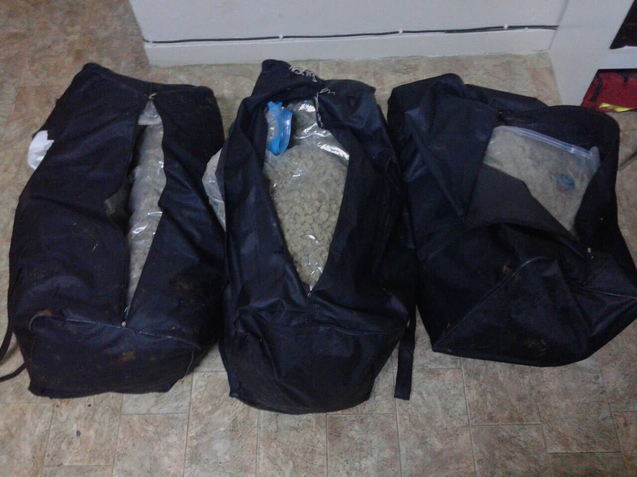 Dy shqiptarët i bëjnë zbor policisë greke, por në fund njëri prej tyre përfundon në pranga (Foto)