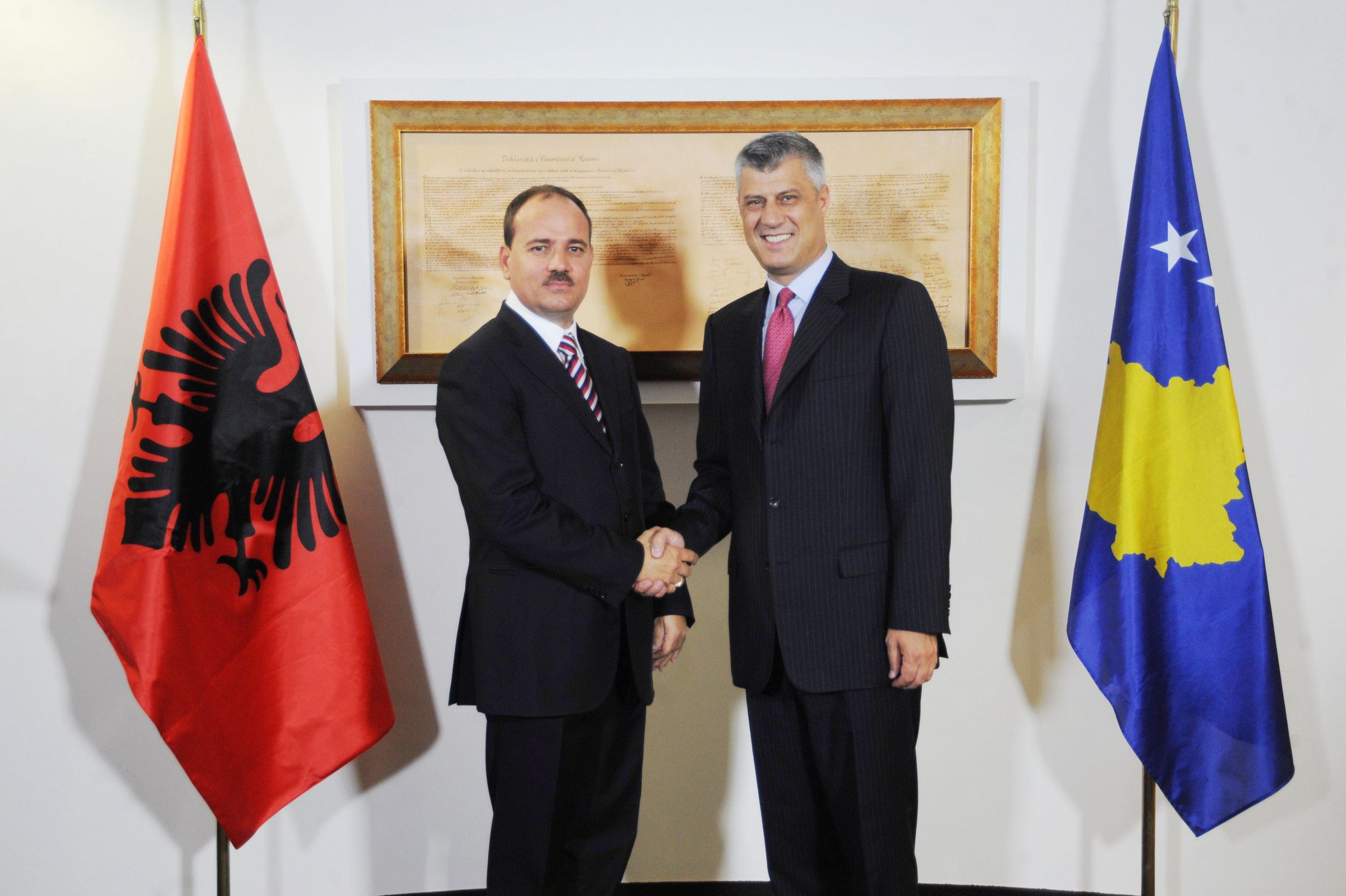 Jari i shkruan Presidentit Thaçi pasi i refuzuan dekoratat: Më merr mua, se kam pasur shumë sukses. Parimet strikte që kam ndjekur Jari i shkruan Presidentit Thaçi pasi i refuzuan dekoratat: Më merr mua, se kam pasur shumë sukses. Parimet strikte që kam ndjekur