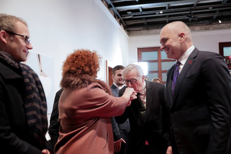 Juncker shmangu takimet me Bashën e Kryemadhin, mesazhi i qartë për opozitën Juncker shmangu takimet me Bashën e Kryemadhin, mesazhi i qartë për opozitën