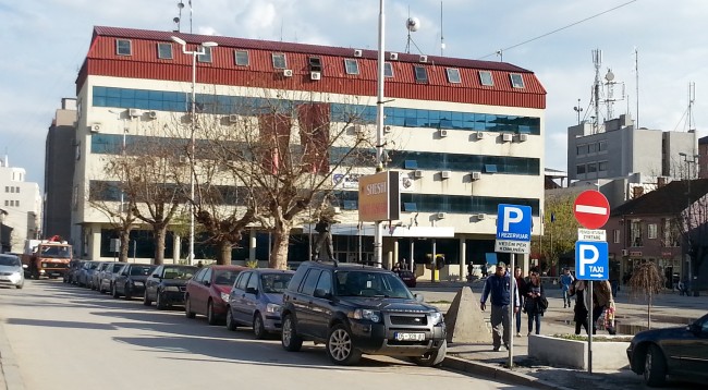 Klithma qejfi në zyrë: Si u zbulua skandali seksual me të miturën në Komunë Klithma qejfi në zyrë: Si u zbulua skandali seksual me të miturën në Komunë