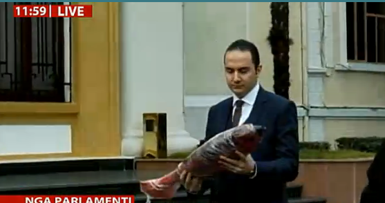 Publikohen fakte të reja për skandalin erotik Salianji-Duma dhe kush ndërhyri që video të mos shfaqej Publikohen fakte të reja për skandalin erotik Salianji-Duma dhe kush ndërhyri që video të mos shfaqej