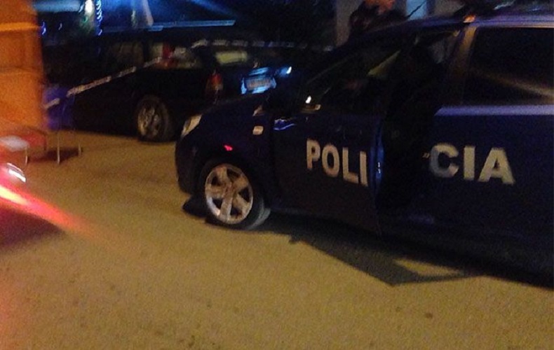 Foto/ Aksident në qendër të Korçës, përplasen disa makina