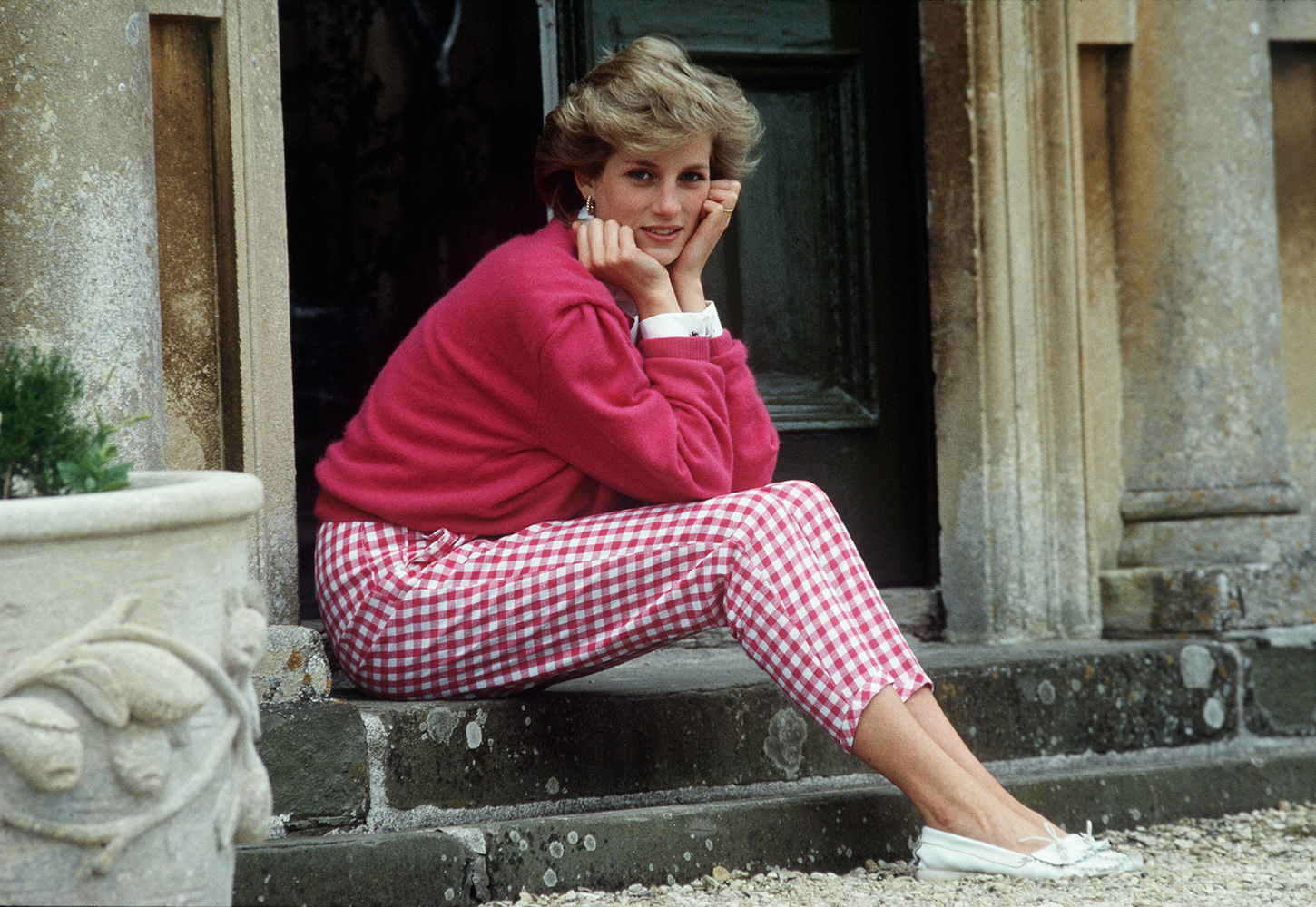 Sekreti në këpucët e martesës së Princeshë Diana i zbuluar pas 20 vjetësh, një mesazh për Charles (Foto)