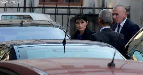 Arta Marku “shkund” Prokurorinë e Krimeve të Rënda, i pranishëm edhe prokurori shqiptaro-amerikan Arta Marku “shkund” Prokurorinë e Krimeve të Rënda, i pranishëm edhe prokurori shqiptaro-amerikan