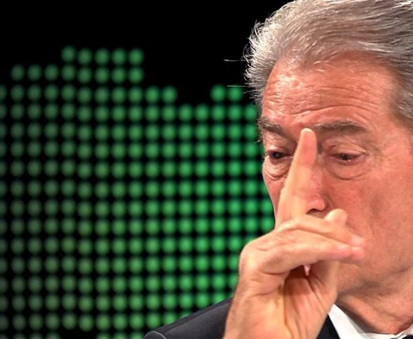 Berisha në panik, tani burgu në derë me ardhjen dhe dëshmitë e Izet Haxhisë. Ekstradimi i llogaritur mirë Berisha në panik, tani burgu në derë me ardhjen dhe dëshmitë e Izet Haxhisë. Ekstradimi i llogaritur mirë