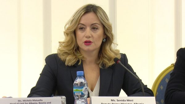 Shërbimet elektronike, Zv. Kryeministrja: Qytetarëve pa akses në portal u shërbehet në postën shqiptare
