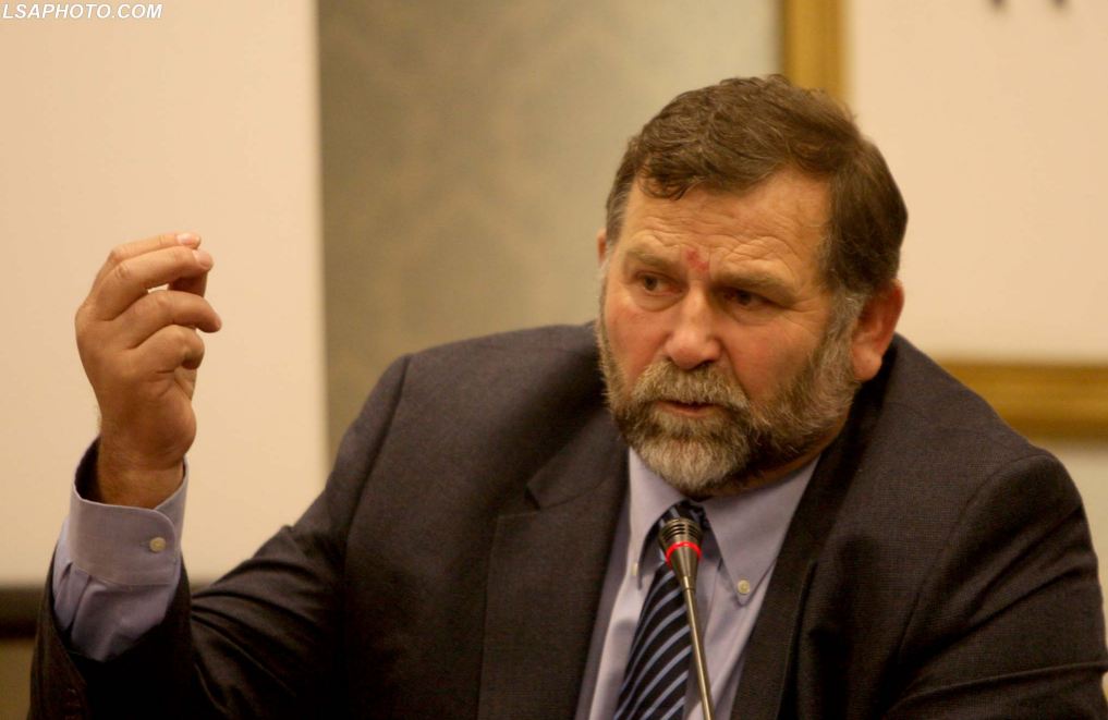 Adriatik Llalla do të tërheqi pas të tjerë: Pushtetarët e Tiranës do mbrojnë njëri-tjetrin që lëmshi i tyre të mos shpërbëhet Adriatik Llalla do të tërheqi pas të tjerë: Pushtetarët e Tiranës do mbrojnë njëri-tjetrin që lëmshi i tyre të mos shpërbëhet