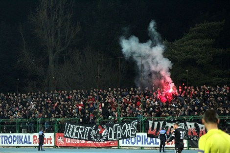 Çfarë po ndodh në Korçë? Qyteti ngrihet në protestë kundër…. Çfarë po ndodh në Korçë? Qyteti ngrihet në protestë kundër….