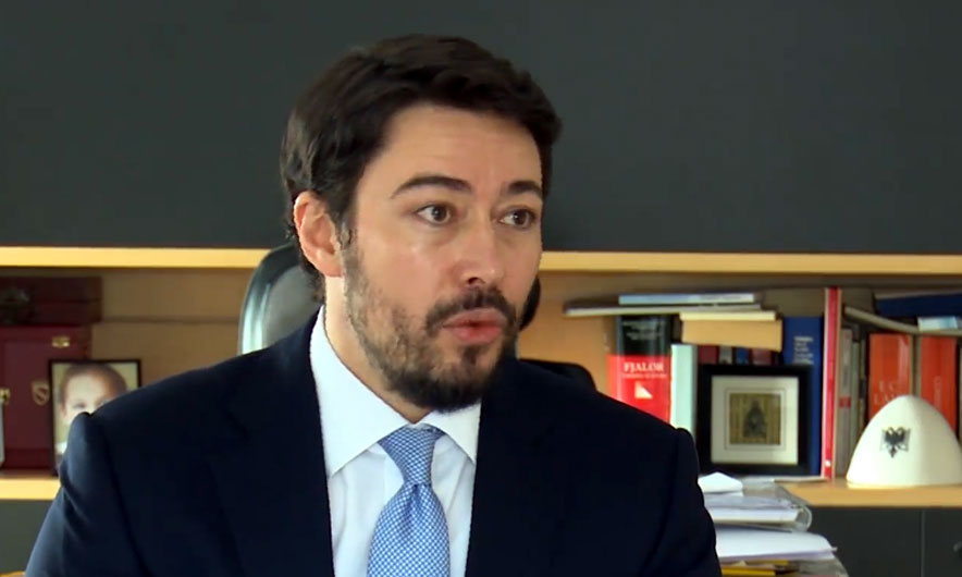 Çfarë po ndodh me Shkëlzen Berishën?! Një histori e akuzave dhe pse “mbiu” papritur nëpër televizione Çfarë po ndodh me Shkëlzen Berishën?! Një histori e akuzave dhe pse “mbiu” papritur nëpër televizione