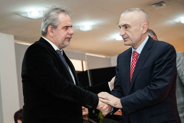 Kunati i Artur Zhejit, Aksel Qurduka, një nga dy drejtorët e prangosur sot pas Xhikës