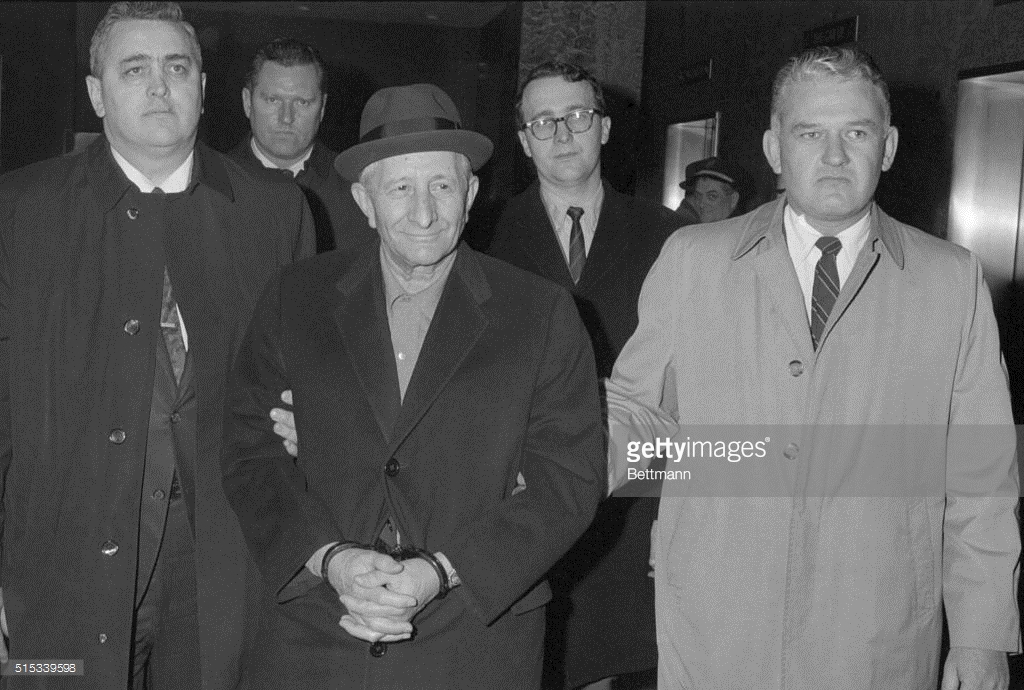 Histori e vërtet nga kryeprokurori i New Jorkut: Si i luftova 5 familjet më të njohura mafioze të SHBA-së Histori e vërtet nga kryeprokurori i New Jorkut: Si i luftova 5 familjet më të njohura mafioze të SHBA-së