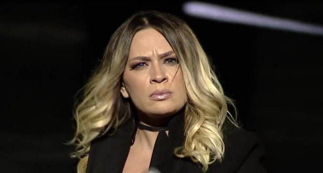 I shkatërrojnë makinën qëllimisht, shpërthen Rozana Radi: Do ta plas brenda! (Foto) I shkatërrojnë makinën qëllimisht, shpërthen Rozana Radi: Do ta plas brenda! (Foto)