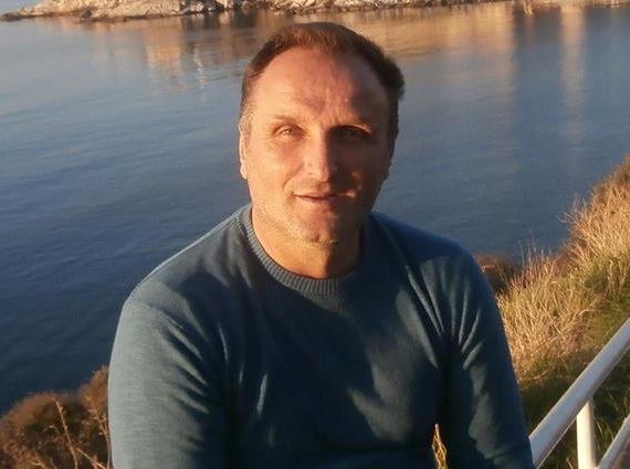 Izet Haxhia i revoltuar, çfarë i ndodhi të dashurës së tij? “Dëgjoni këtu o njerëz të ndyrë, ju e fituat një betejë, por…” Izet Haxhia i revoltuar, çfarë i ndodhi të dashurës së tij? “Dëgjoni këtu o njerëz të ndyrë, ju e fituat një betejë, por…”