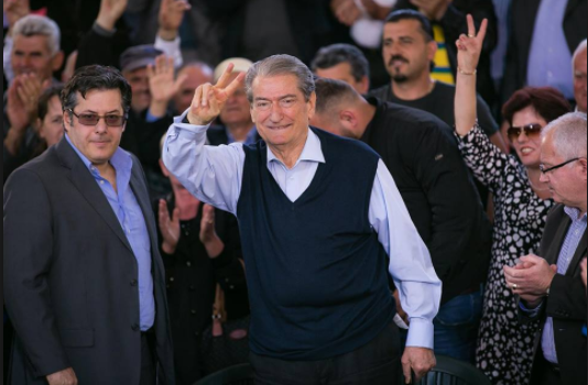 Kërcënimi që vjen nga Uashingtoni: Kur SHBA akuzonin Sali e Shkelzen Berishën ai autorë “Gërdecit” dhe presion për arrestim ndaj prokurorisë e mediave. Kërcënimi që vjen nga Uashingtoni: Kur SHBA akuzonin Sali e Shkelzen Berishën ai autorë “Gërdecit” dhe presion për arrestim ndaj prokurorisë e mediave.