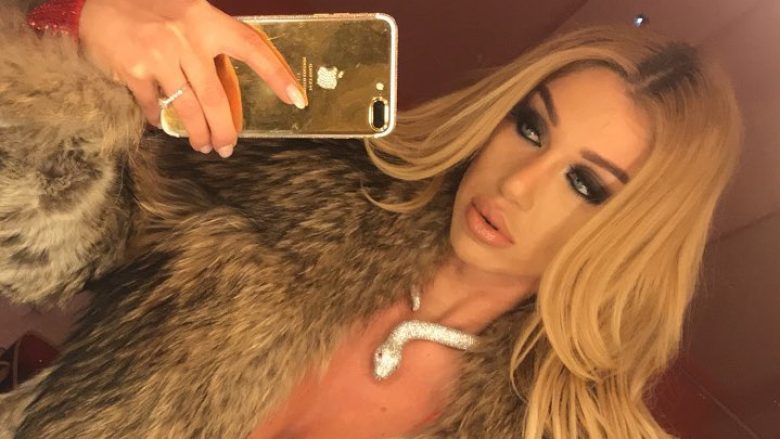 Blerjet e shtrenjta të këngëtares shqiptare: Kristale dhe gurë të çmuar (Foto) Blerjet e shtrenjta të këngëtares shqiptare: Kristale dhe gurë të çmuar (Foto)