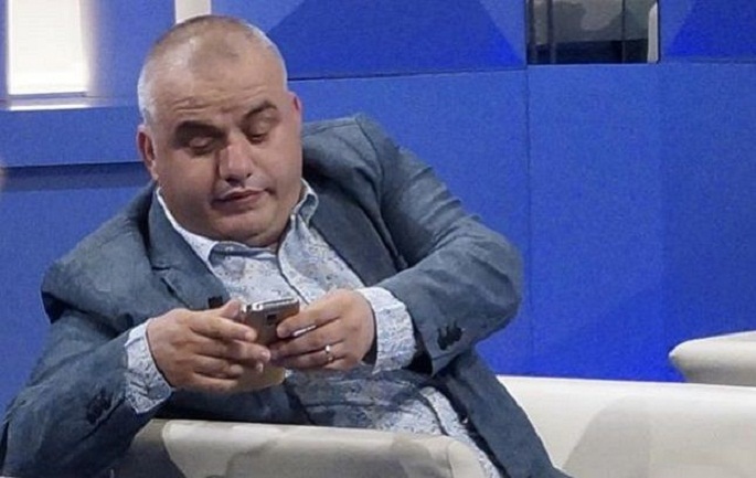 Artan Hoxha flet për “misterin” e dy kontenierëve të tjerë: A është i besueshëm?! Artan Hoxha flet për “misterin” e dy kontenierëve të tjerë: A është i besueshëm?!