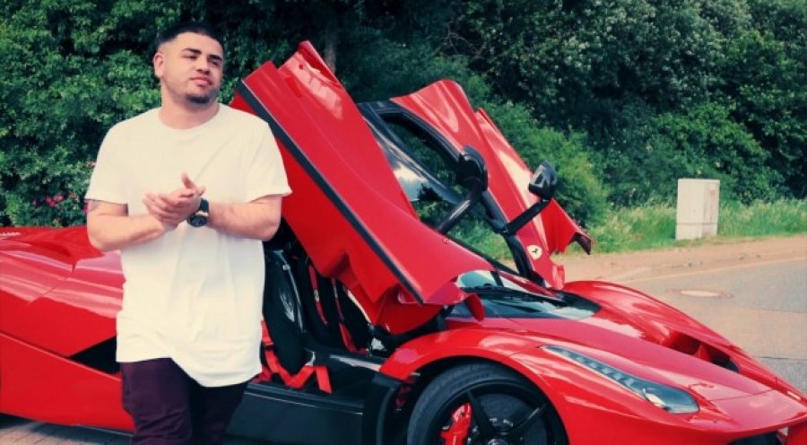 Noizy surprizon fansen e tij, nuk do e beson se çfarë ka bërë ai (Foto) Noizy surprizon fansen e tij, nuk do e beson se çfarë ka bërë ai (Foto)