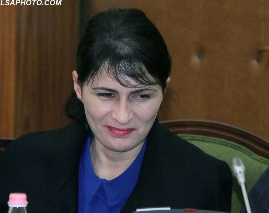 Kush është Arta Marku? Kryeprokurorja rrëfen për fëmijërinë, persekutimin dhe familjen Kush është Arta Marku? Kryeprokurorja rrëfen për fëmijërinë, persekutimin dhe familjen