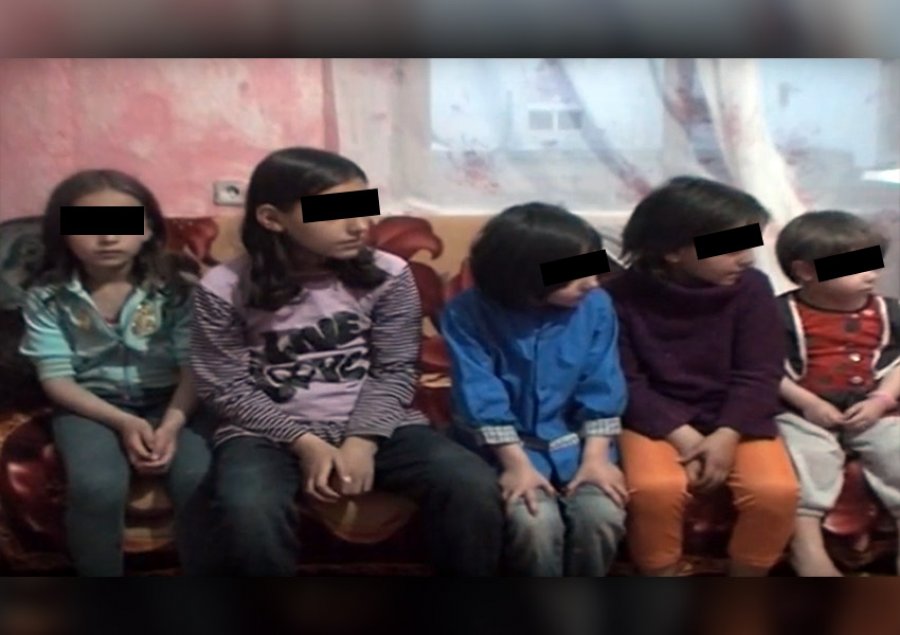 Histori tronditëse/ Burri i kishte vdekur: Në tentativ për të abortuar femijën ilegal nëna humbi jetën e la 6 vajza jetime Histori tronditëse/ Burri i kishte vdekur: Në tentativ për të abortuar femijën ilegal nëna humbi jetën e la 6 vajza jetime