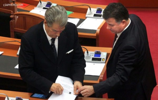 Muli dhe hetimi rreth nipit të gruas së Dumanit në Bashki Muli dhe hetimi rreth nipit të gruas së Dumanit në Bashki