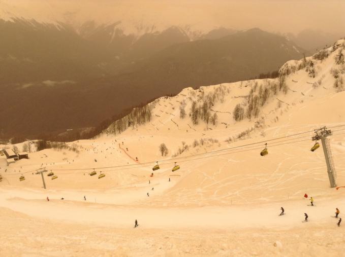 E rrallë! Bie dëborë portokalli në Evropën Lindore E rrallë! Bie dëborë portokalli në Evropën Lindore